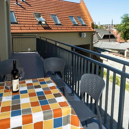 Star Apartman Eger Exterior photo