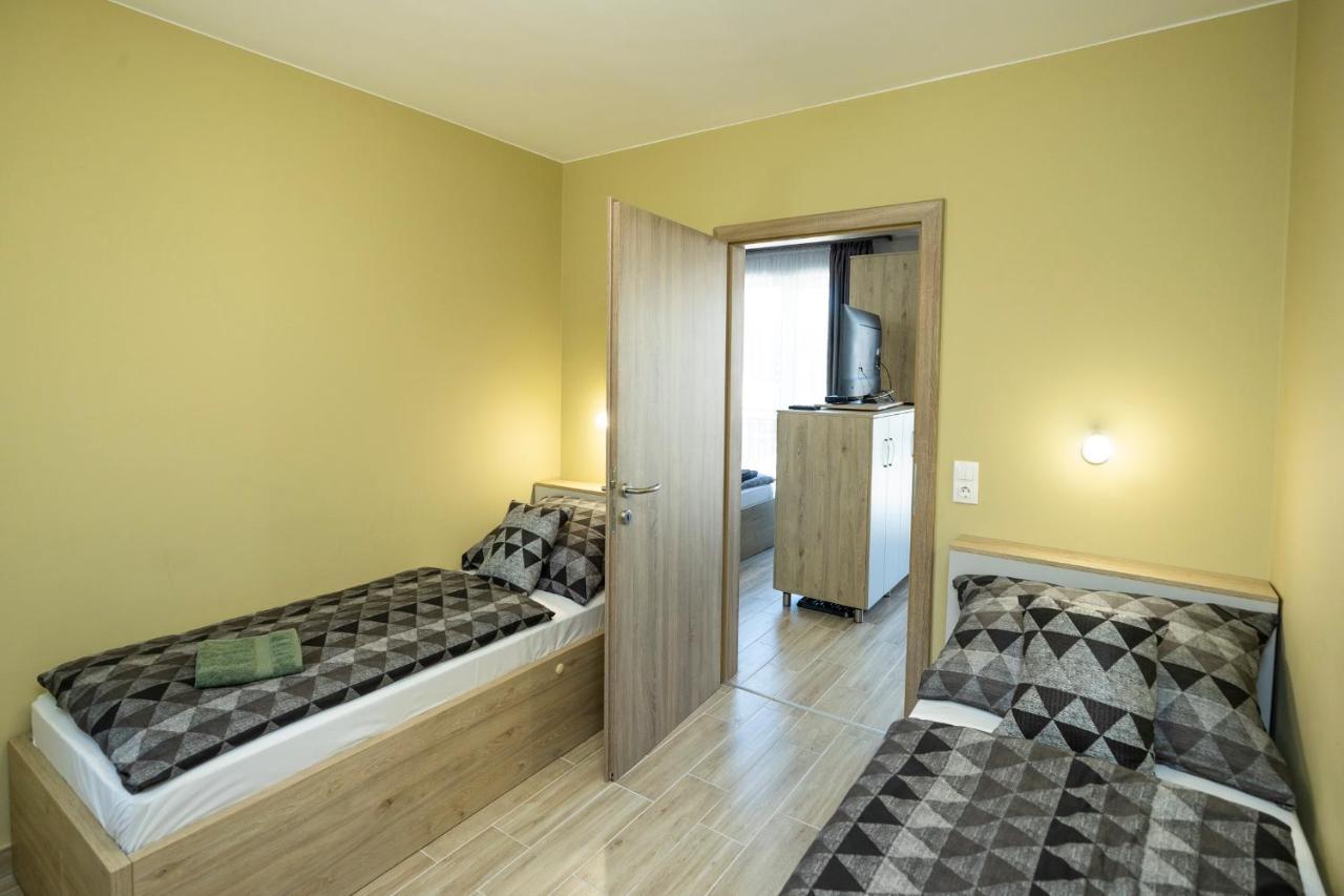 Star Apartman Eger Exterior photo