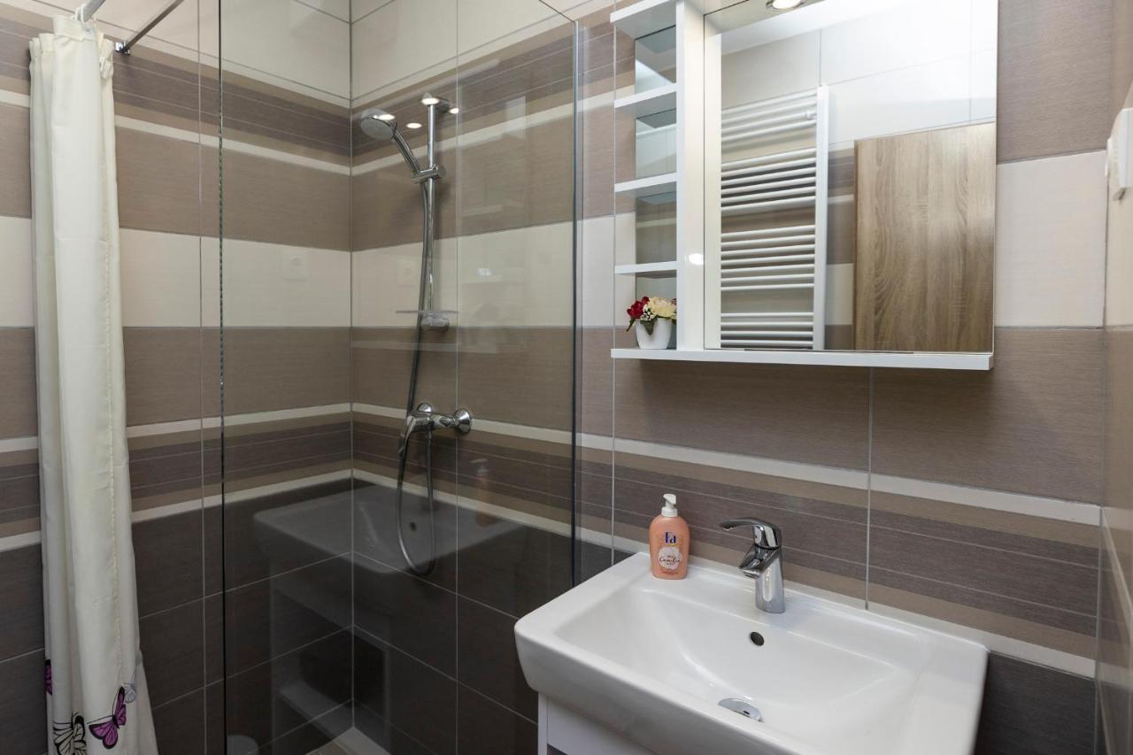 Star Apartman Eger Exterior photo